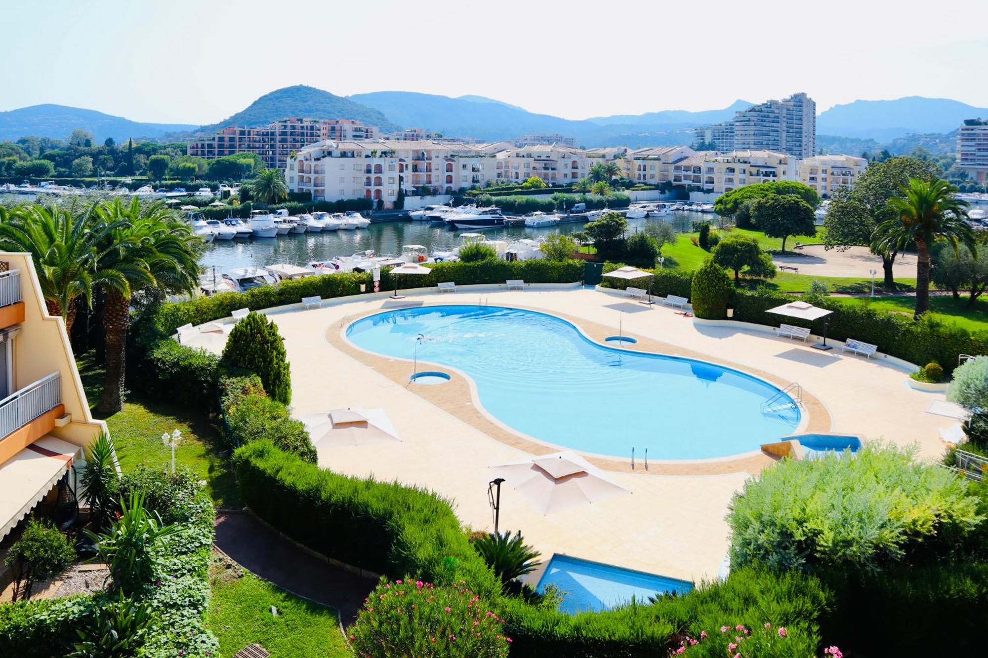 Somptueux 3 Pieces Vue Sur Piscine Vila Mandelieu Exterior foto